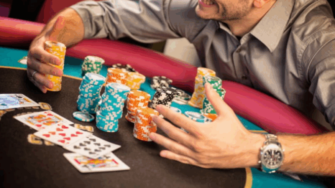Знімок екрана 2025-09-24 125036 "Stack of poker chips and cash on a poker table representing buy-ins for cash poker and bankroll management."