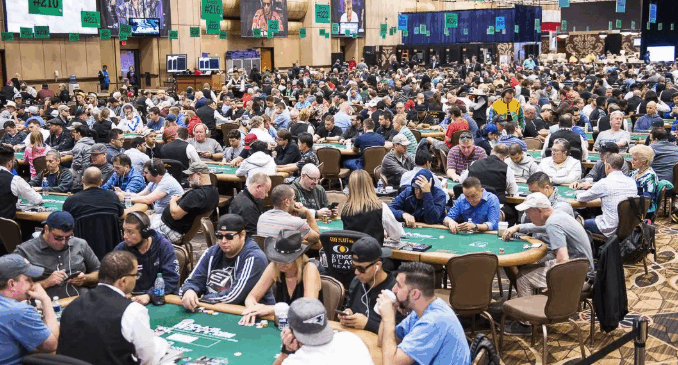 Знімок екрана 2025-10-01 105028 professional poker tables during a live tournament