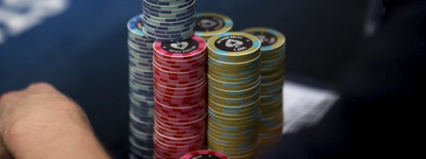 poker chips arranged neatly for live tournament play